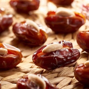 Bateel Khidri Dates with Roasted Almond